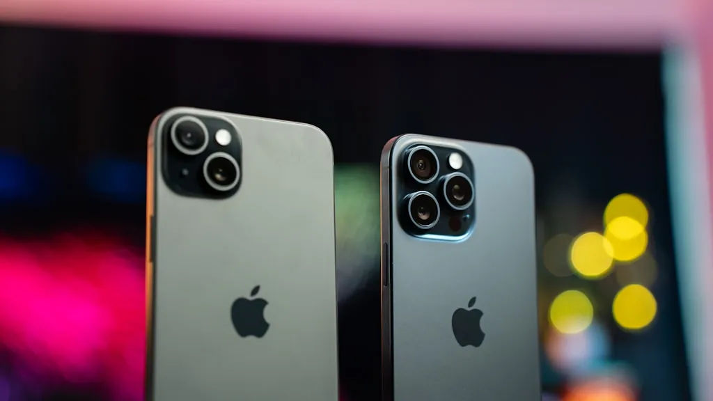 iPhone 15 Pro w roli aparatu i kamery. Jak robić dobre zdjęcia smartfonem?
