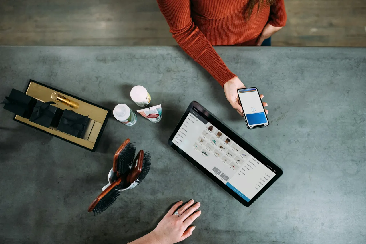 era anywhere commerce – zakupy zawsze i wszędzie jako przyszłość handlu